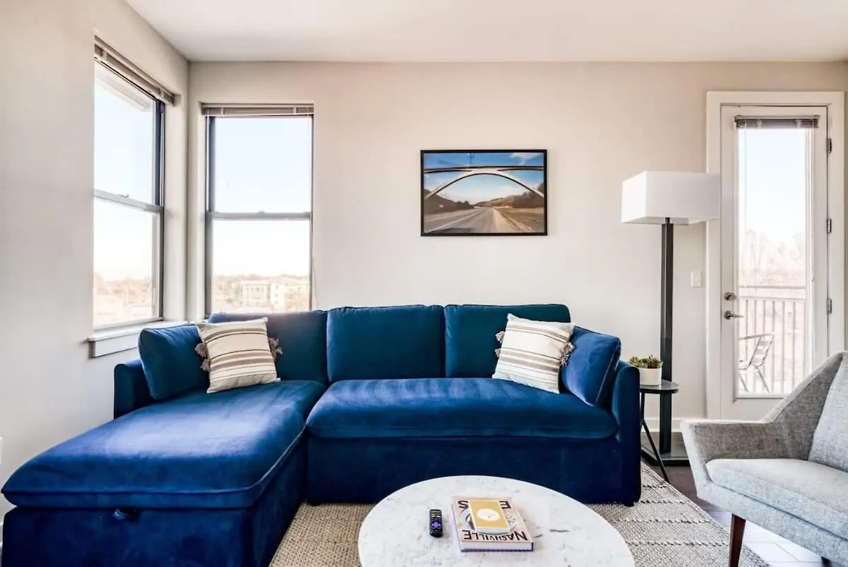 Cozysuites Music Row Spacious 2Br W Free Parking31 Nashville