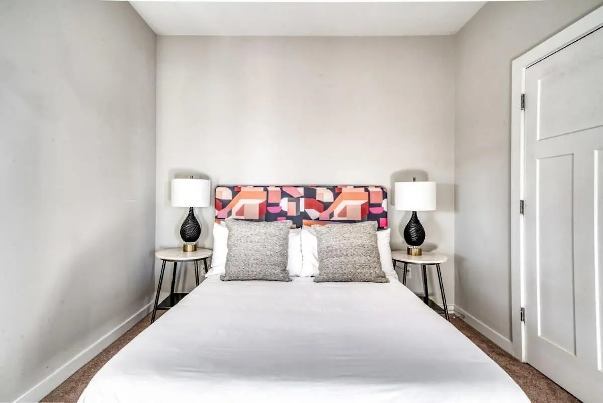 Cozysuites Music Row Spacious 2Br W Free Parking31 Nashville United States