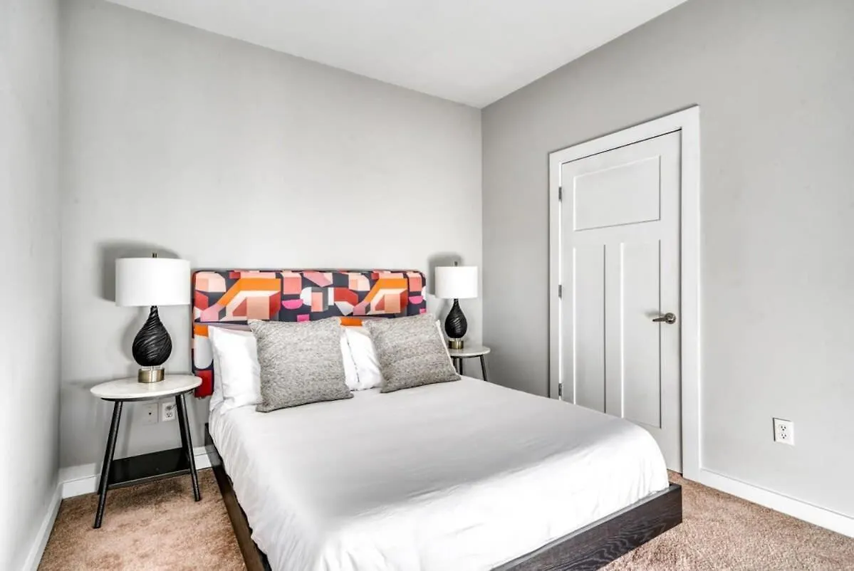 Cozysuites Music Row Spacious 2Br W Free Parking31 Nashville 0*,  United States