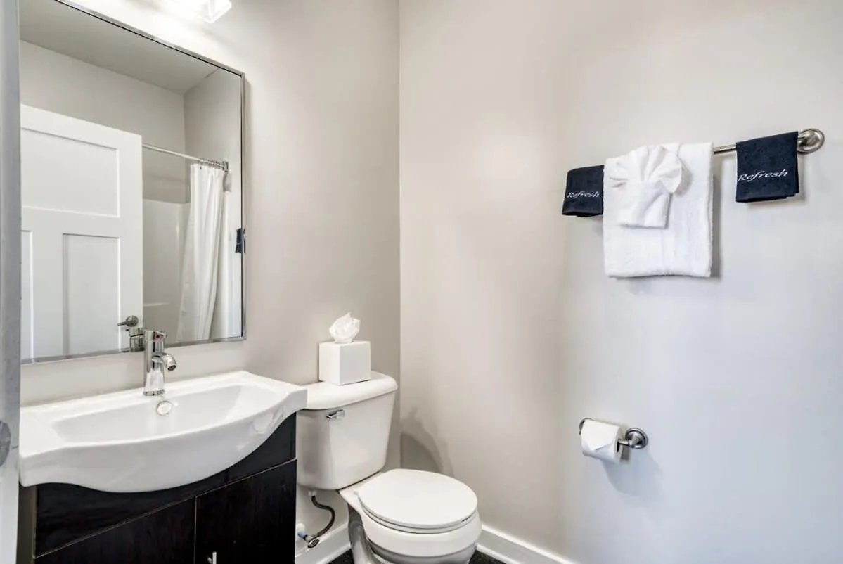 Cozysuites Music Row Spacious 2Br W Free Parking31 Nashville
